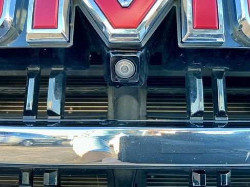 Used 2021 GMC Yukon XL SLT w/ SLT Luxury Plus Package image 9