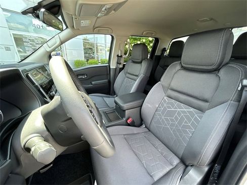 New 2025 Nissan Frontier SV w/ SV Convenience Package image 11