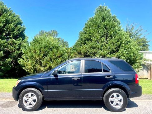 Used 2009 Kia Sorento LX image 3