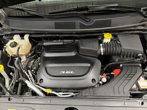 Used 2018 Chrysler Pacifica Touring-L Plus w/ Advanced Safetytec Group FWD image 27