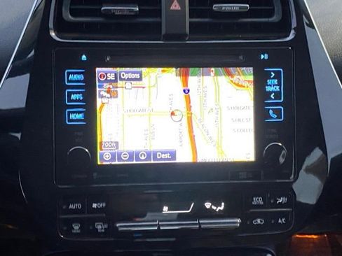 Used 2016 Toyota Prius Four image 12