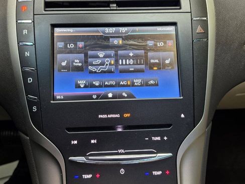 Used 2016 Lincoln MKZ w/ Equipment Group 200A Select FWD image 17