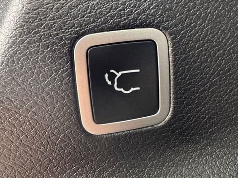 New 2026 Chrysler Pacifica Select image 8