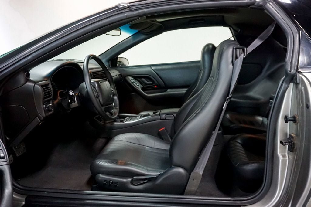 Used 2002 Chevrolet Camaro Z28 w/ SS Performance/Appearance Pkg RWD image 8