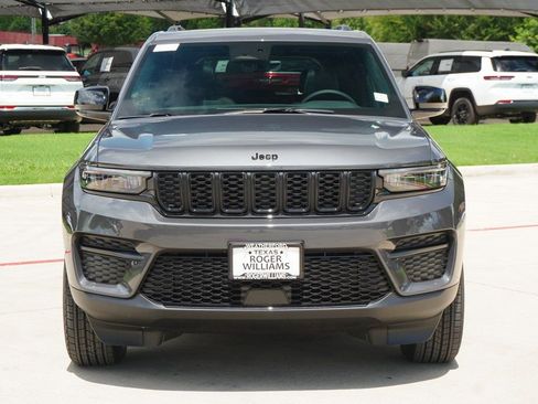 New 2025 Jeep Grand Cherokee Altitude RWD image 6