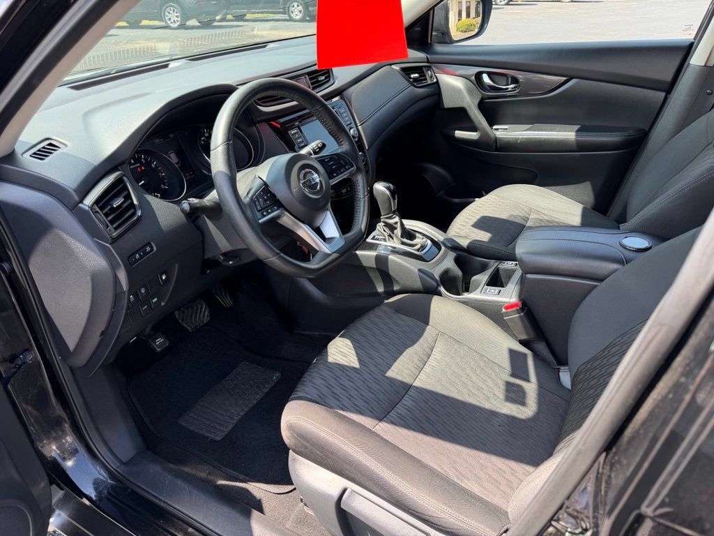 Used 2019 Nissan Rogue S w/ Special Edition Package FWD image 12