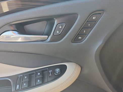 Used 2019 Buick Envision Essence image 24