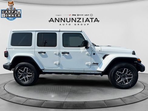 Certified 2025 Jeep Wrangler Unlimited Sahara AWD/4WD image 6