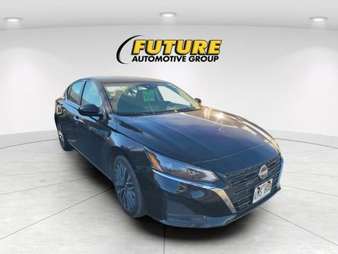 Used 2023 Nissan Altima 2.5 SV FWD image 1