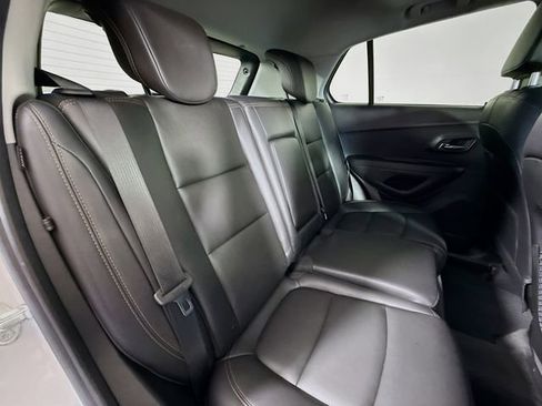 Used 2019 Chevrolet Trax Premier AWD/4WD image 29