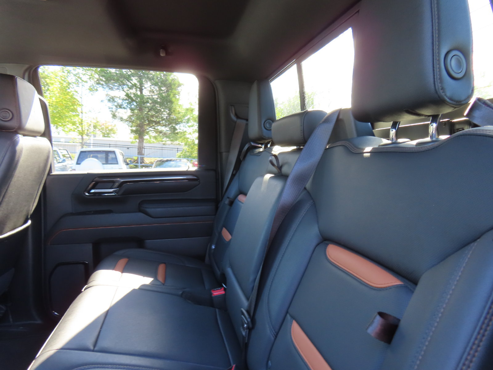 Used 2024 GMC Sierra 2500 AT4 w/ AT4 Premium Plus Package AWD/4WD image 36