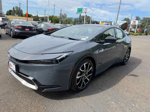 Certified 2024 Toyota Prius Prime FWD image 4
