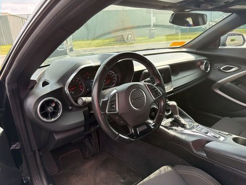 Used 2017 Chevrolet Camaro LT image 9