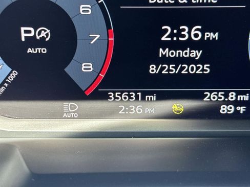 Used 2024 Audi Q3 2.0T Premium image 18