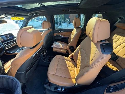 Used 2023 BMW X7 xDrive40i w/ M Sport Package image 45