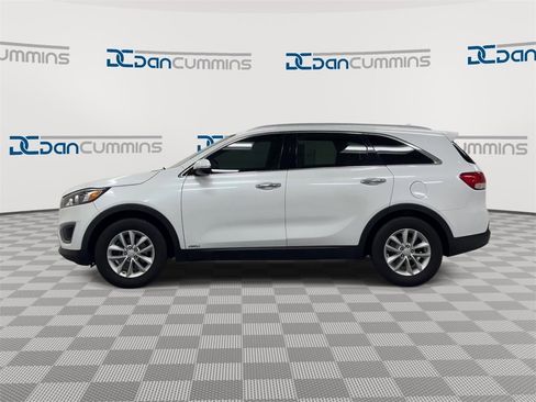 Used 2018 Kia Sorento LX image 5