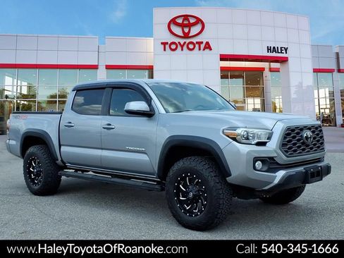 Used 2020 Toyota Tacoma TRD Off-Road w/ Technology Package AWD/4WD image 1