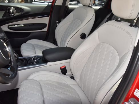 Used 2024 MINI Cooper Clubman S w/ Signature Upholstery Package image 34