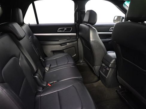 Used 2016 Ford Explorer XLT w/ Equipment Group 202A AWD/4WD image 17
