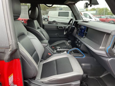 Used 2024 Ford Bronco Black Diamond w/ Sasquatch Package image 33