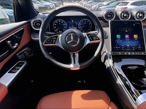 Used 2026 Mercedes-Benz GLC 300 4MATIC image 4
