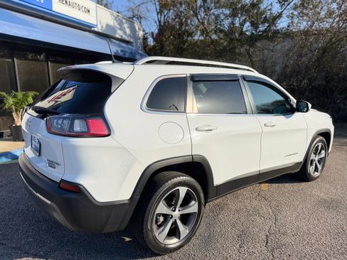 Used 2019 Jeep Cherokee Limited FWD image 19