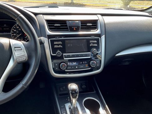 Used 2018 Nissan Altima 2.5 SV image 6