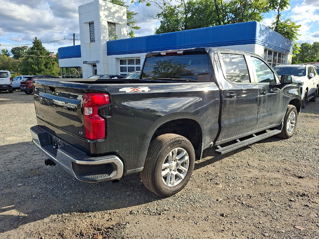 Used 2024 Chevrolet Silverado 1500 LT AWD/4WD image 8
