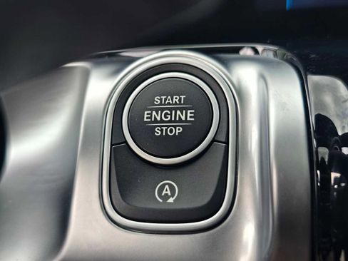 Used 2025 Mercedes-Benz GLB 35 AMG AMG GLB 35 image 38