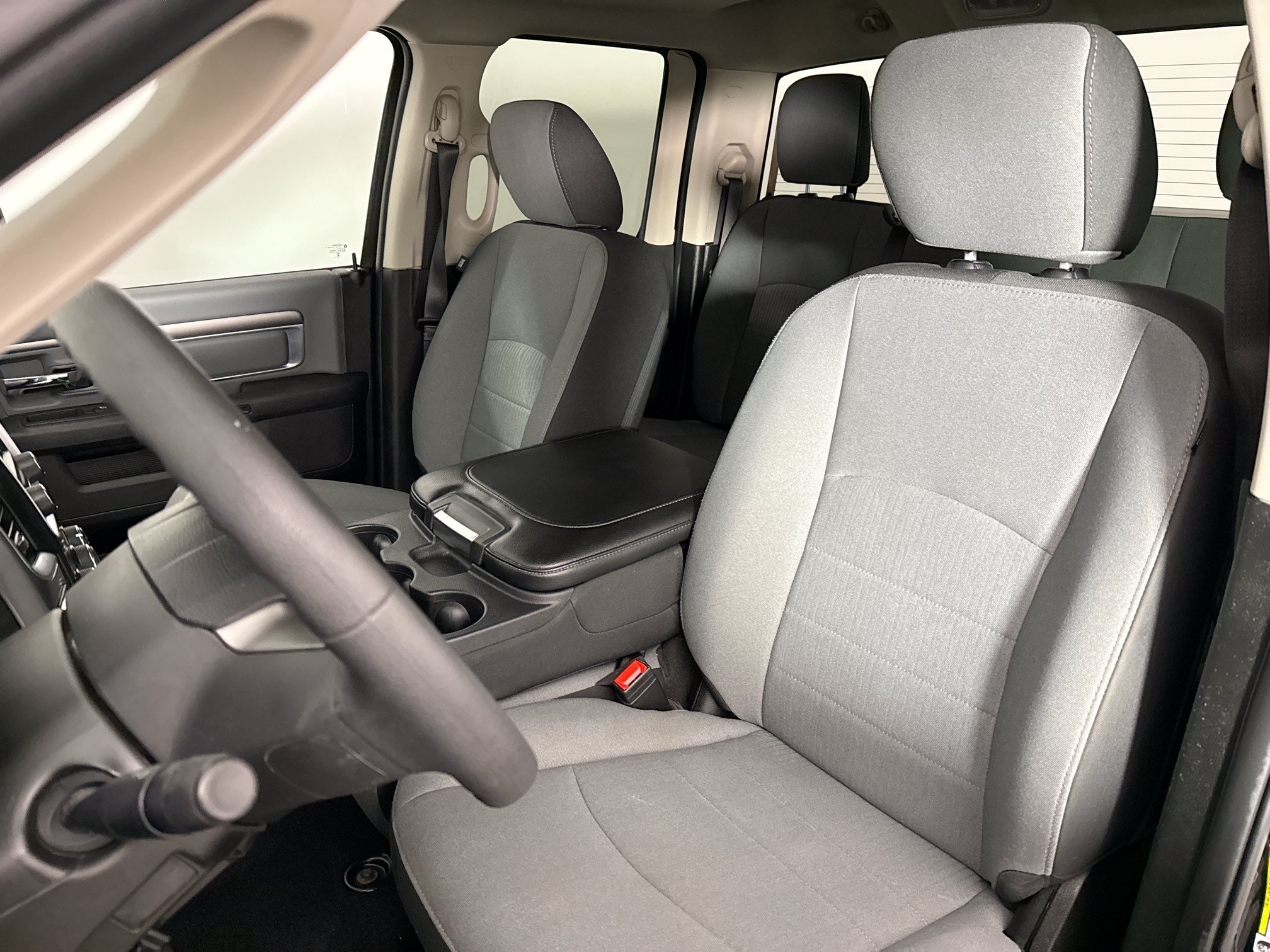 Used 2023 RAM 1500 Classic SLT AWD/4WD image 21