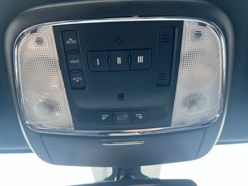 Used 2015 Jeep Grand Cherokee Limited w/ Trailer Tow Group IV AWD/4WD image 19