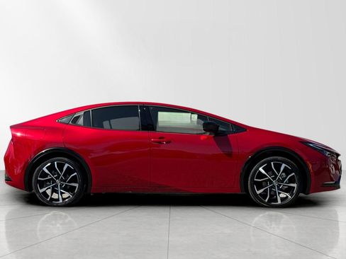 New 2026 Toyota Prius Plug-In Hybrid FWD image 2