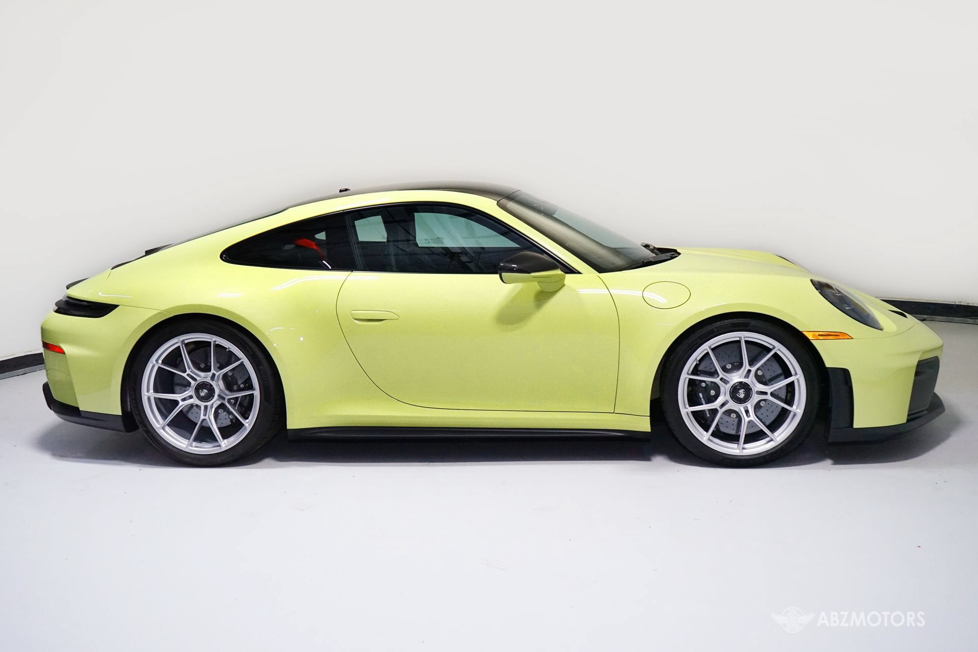 Used 2026 Porsche 911 GT3 RWD image 3
