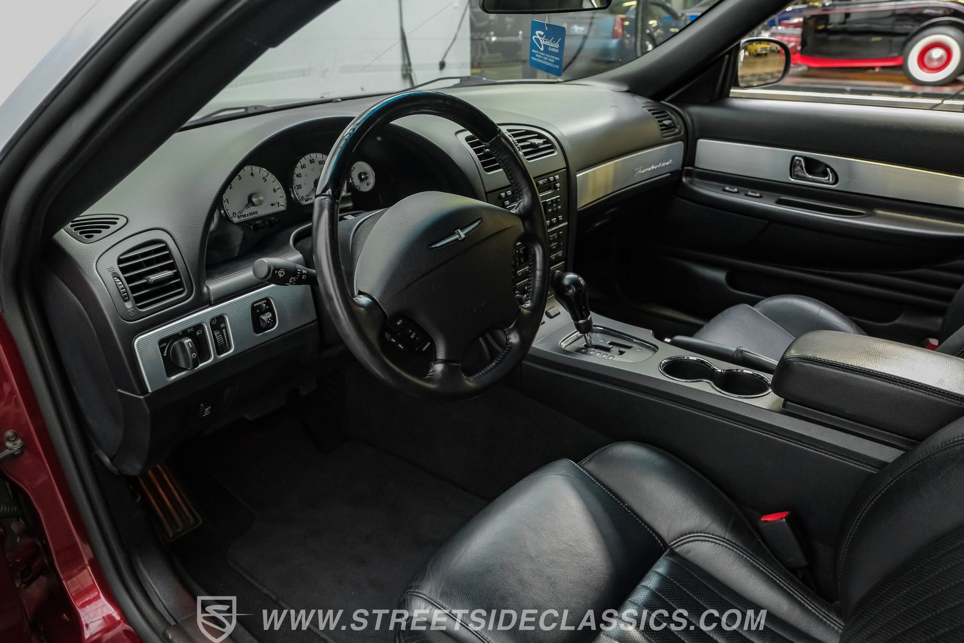 Used 2004 Ford Thunderbird RWD image 4