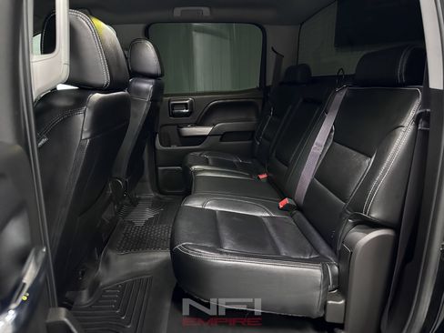 Used 2017 Chevrolet Silverado 1500 LT w/ All Star Edition AWD/4WD image 34