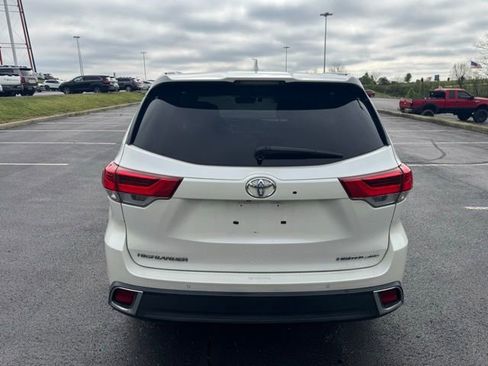 Used 2018 Toyota Highlander Limited Platinum image 4