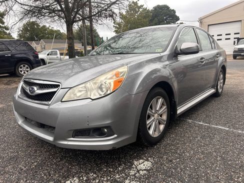 Used 2011 Subaru Legacy 2.5i Premium AWD/4WD image 2