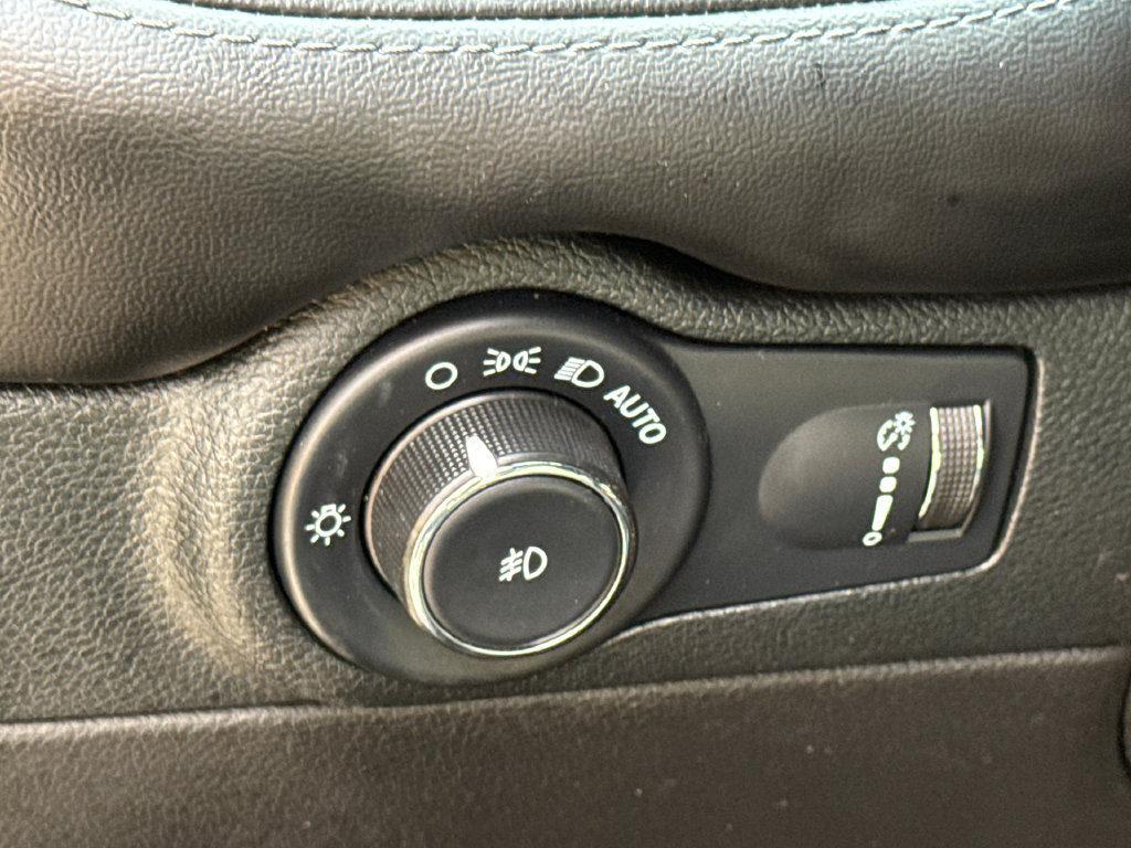 Used 2022 Dodge Durango GT RWD image 22
