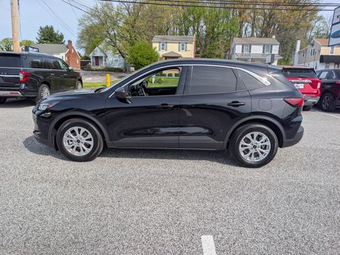 Certified 2024 Ford Escape Active w/ Cold Weather Package FWD image 3