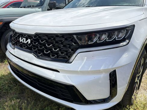 Used 2022 Kia Sorento S FWD image 3