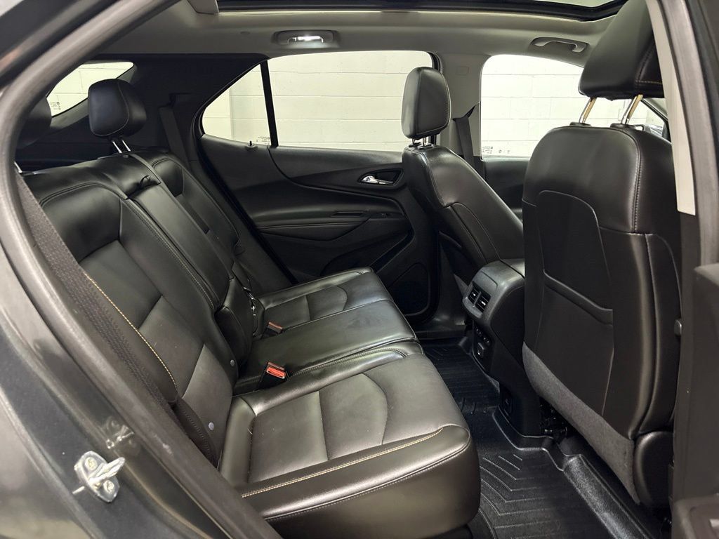 Used 2021 Chevrolet Equinox Premier AWD/4WD image 36