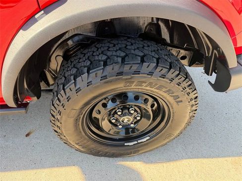 Used 2022 Ford Bronco Black Diamond image 6