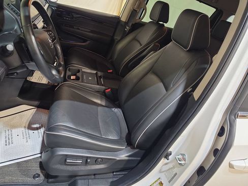 Certified 2025 Honda Odyssey Touring image 13