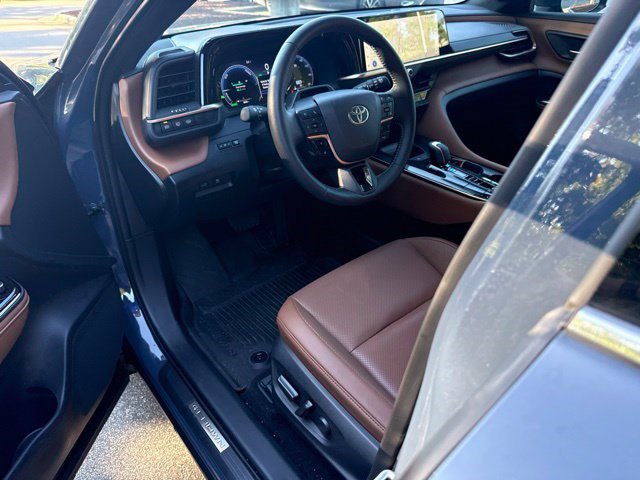Used 2026 Toyota Crown Signia w/ Advanced Technology Package AWD/4WD image 16
