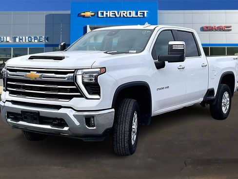 Used 2024 Chevrolet Silverado 2500 LTZ image 3