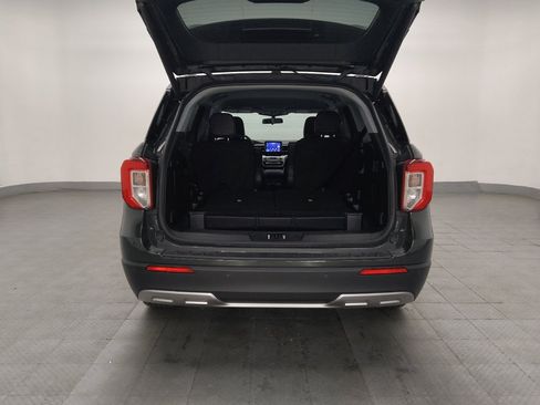 Used 2022 Ford Explorer XLT w/ Equipment Group 202A RWD image 29