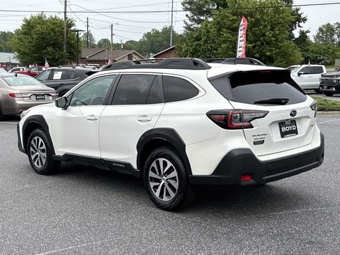 Used 2025 Subaru Outback Premium AWD/4WD image 8