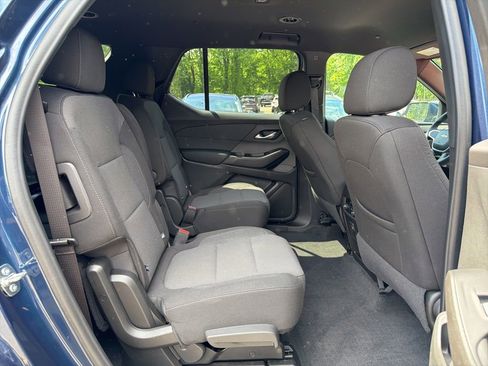 Used 2023 Chevrolet Traverse LT FWD image 12