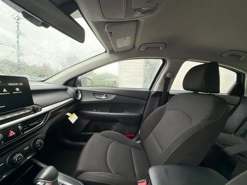 Used 2021 Kia Forte LXS FWD image 39