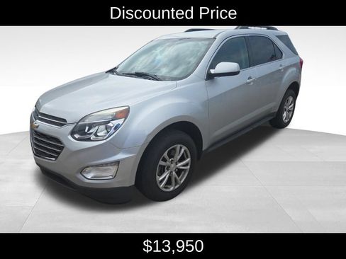 Used 2017 Chevrolet Equinox LT w/ Convenience Package FWD image 3